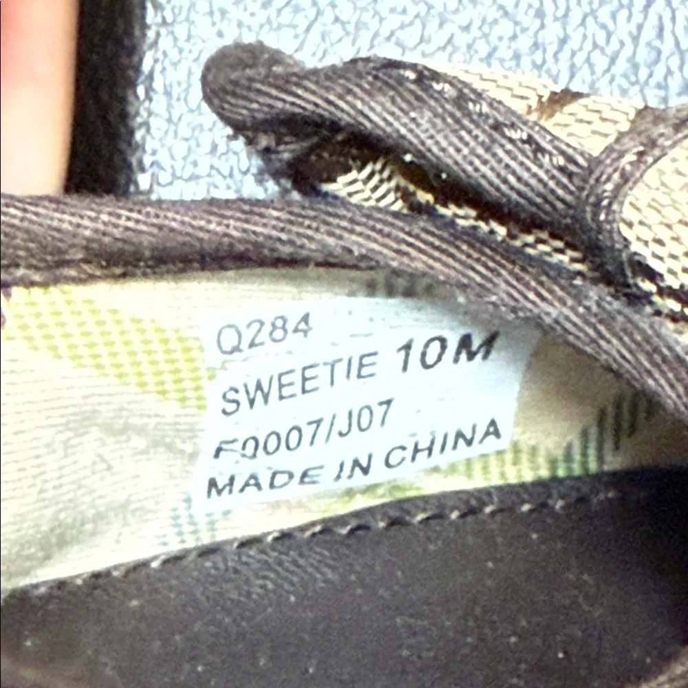 Coach Signature Sweetie Wedges - Tikonze Apapa Foundation - Picture 12 of 16